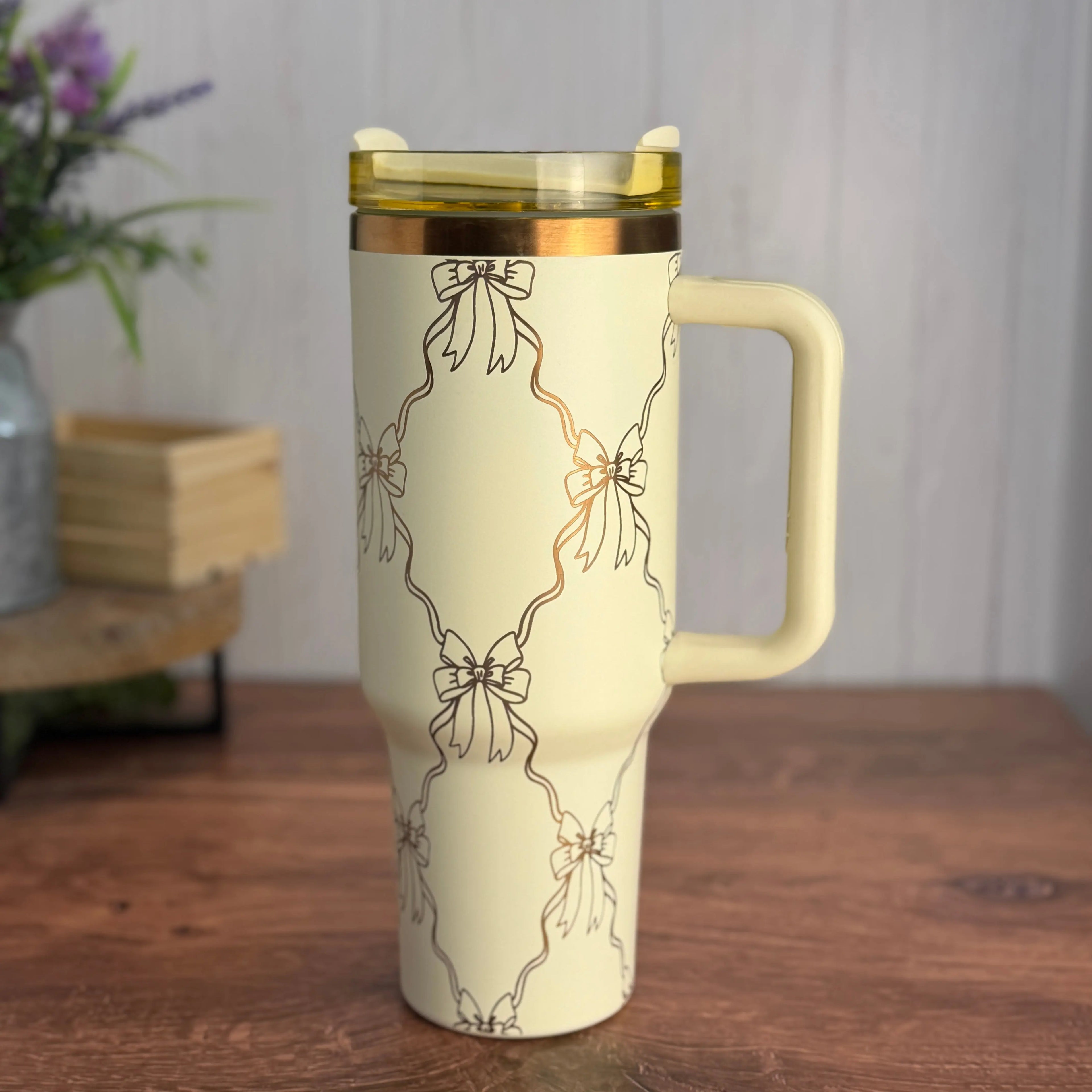 Bows and Ribbon Tumbler Cream to Copper 