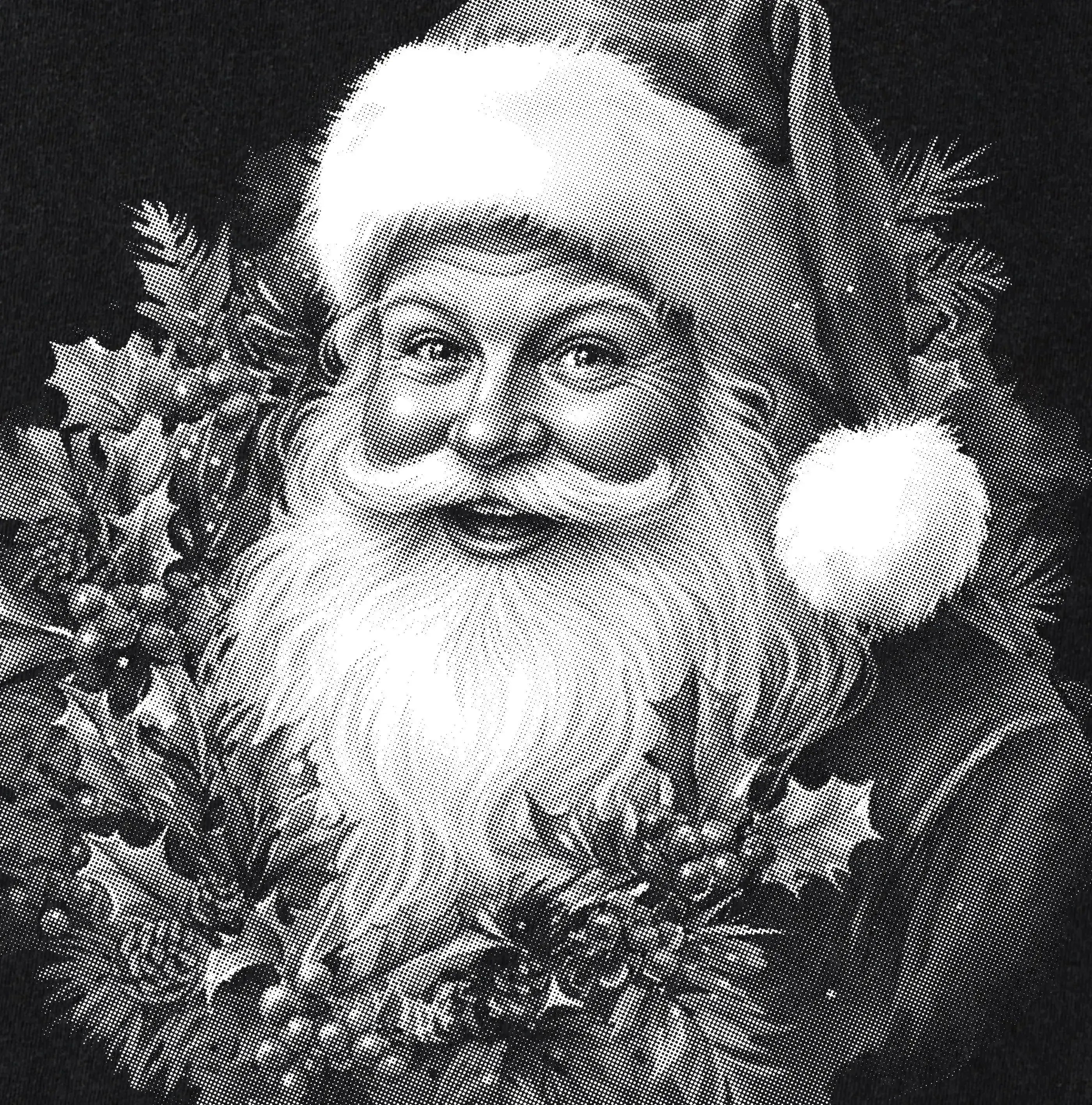 Retro Vintage Santa Mistletoe Wreath (v2) – Tee / Long Sleeve / Hoodie / Crewneck