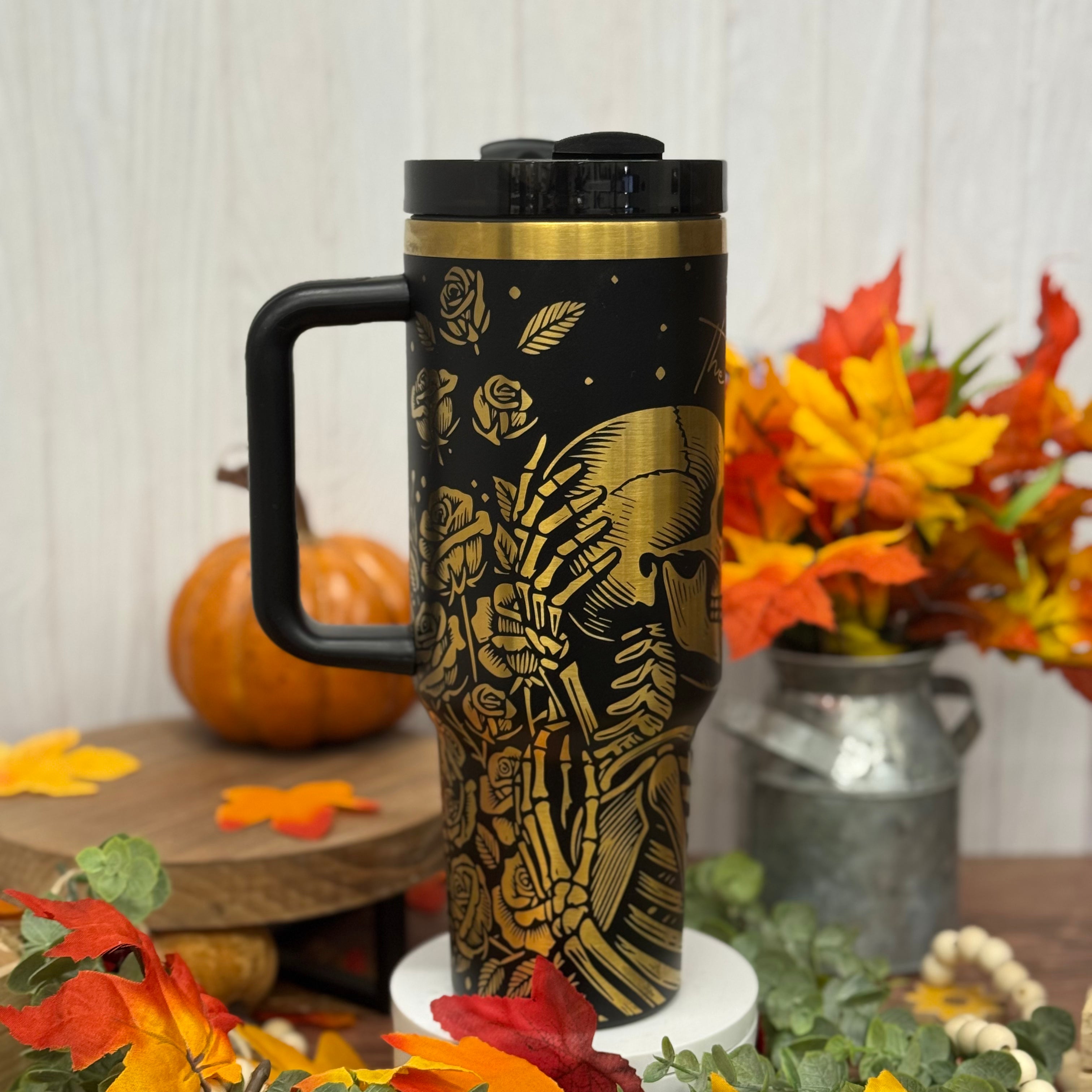 True Lovers / Skull Tumbler Black to Gold 40oz 