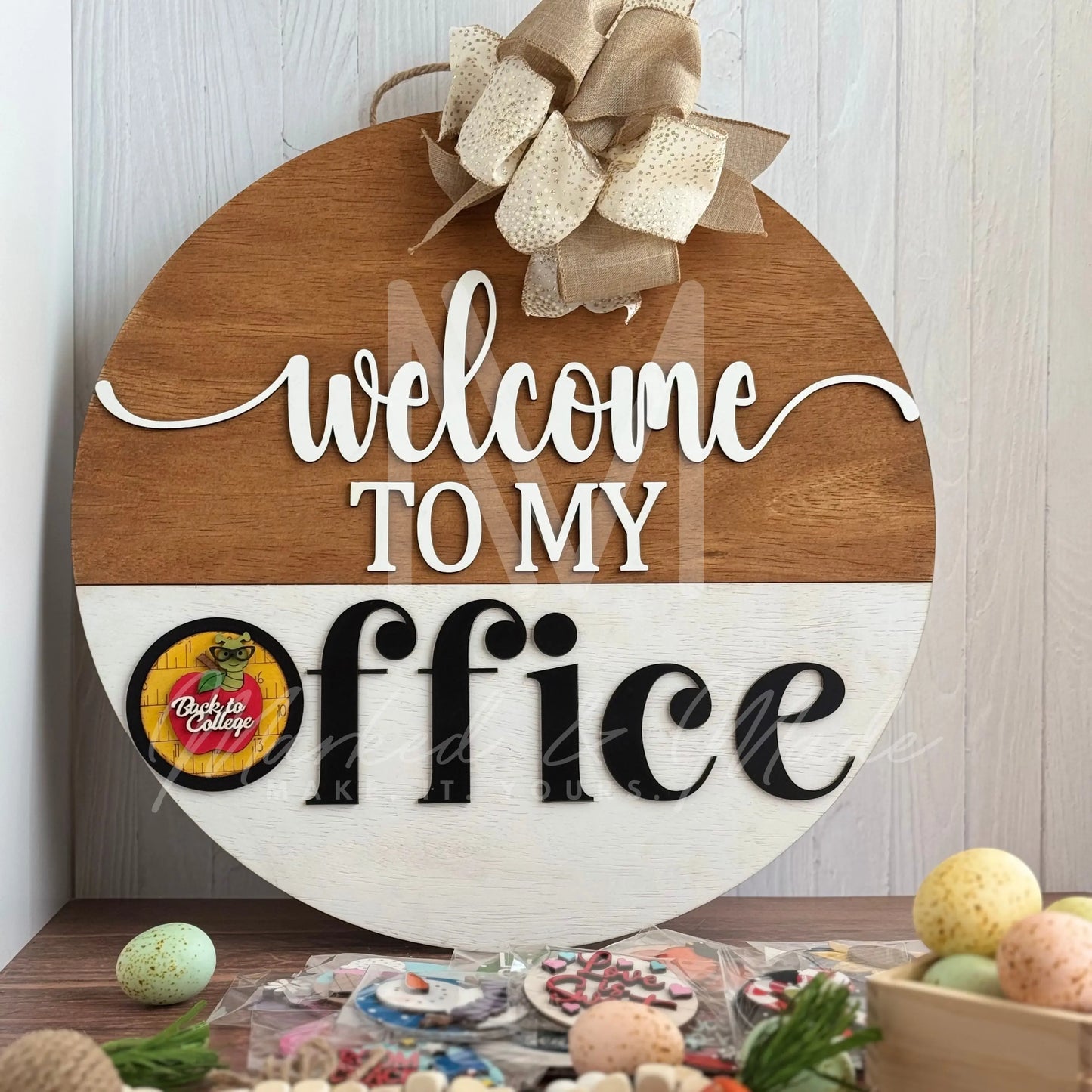 Welcome Sign Door Hanger 18" With Interchangeable Signs | Works with 3" Rounds | Includes Set of 12 Rounds 